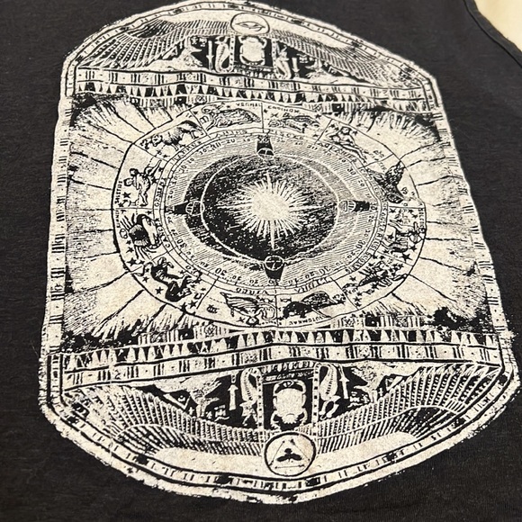 crop top - Picture 2 of 2